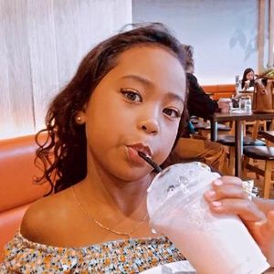 Meet your Posher, Hana